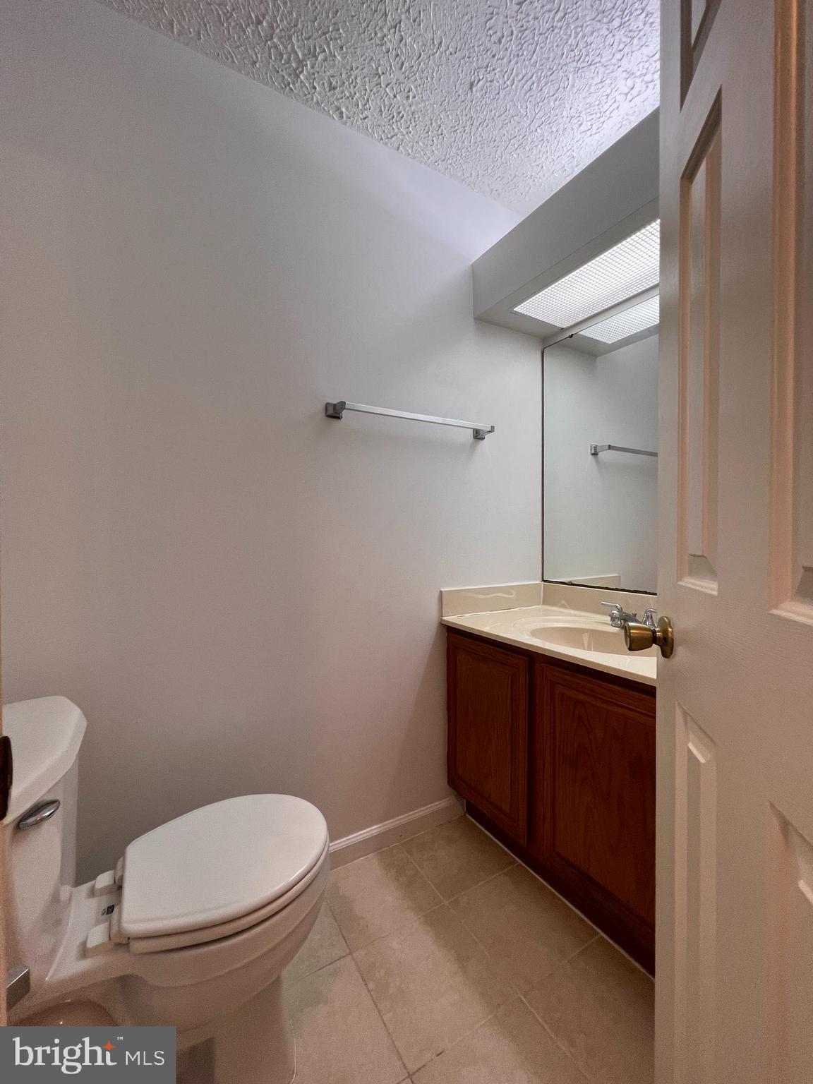 GUNNERS LAKE VILLAGE - Residential Lease