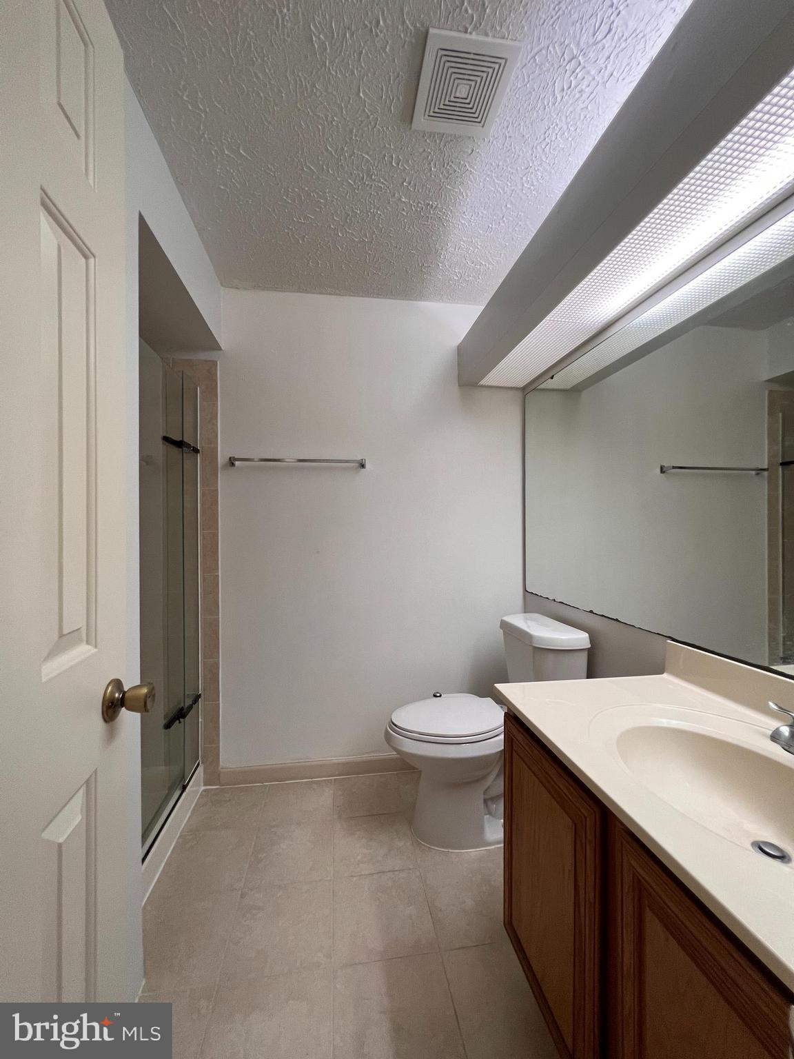 GUNNERS LAKE VILLAGE - Residential Lease