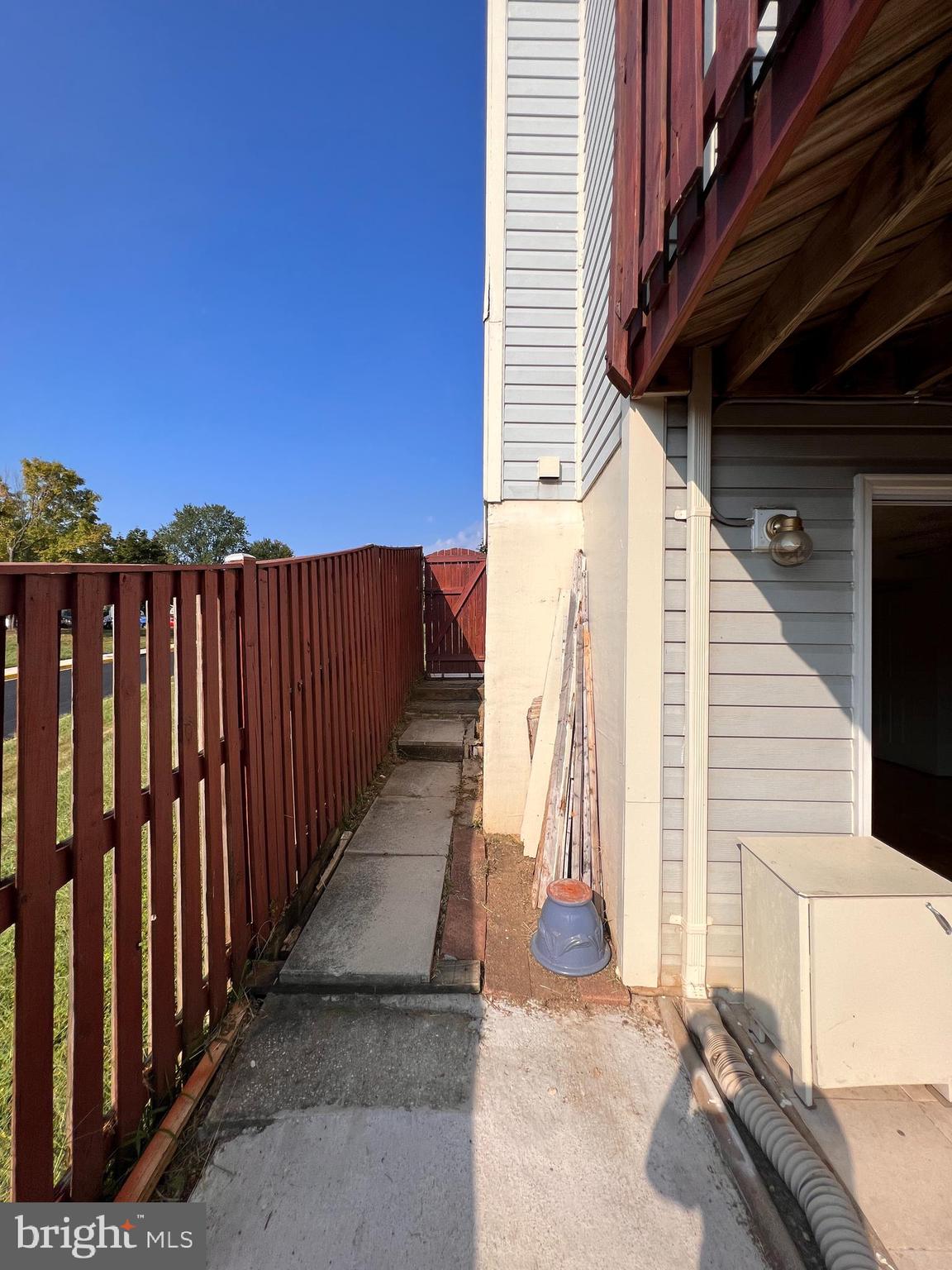 GUNNERS LAKE VILLAGE - Residential Lease