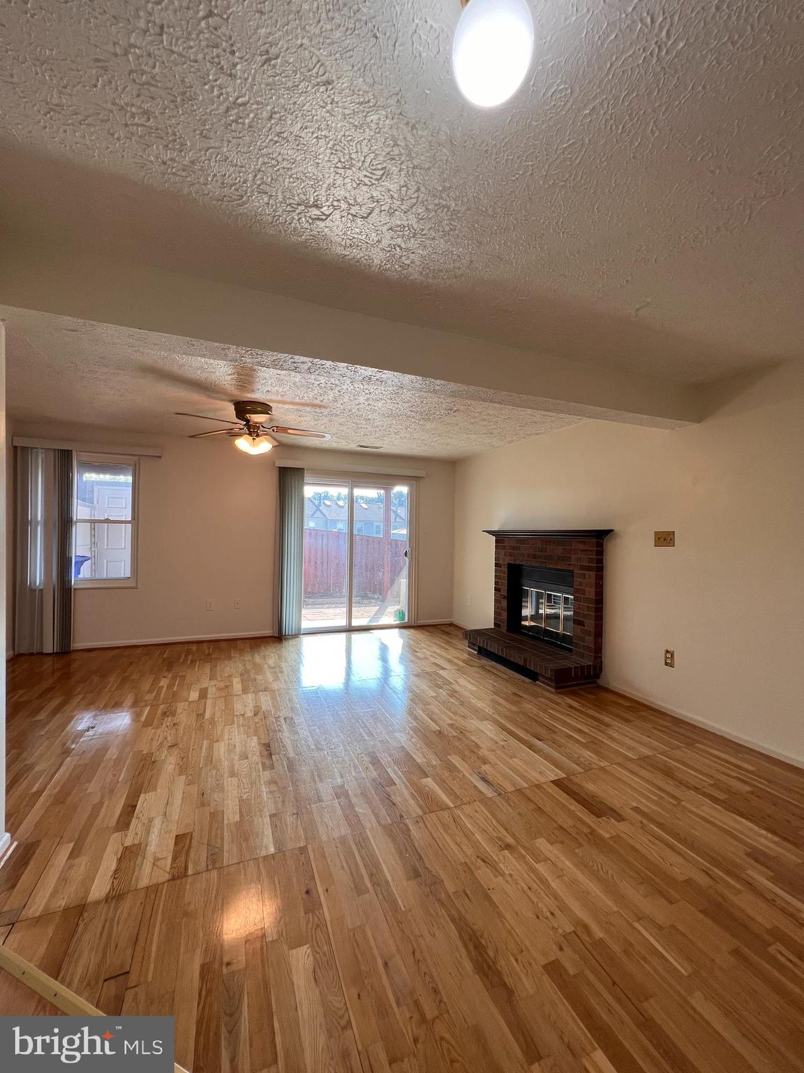 GUNNERS LAKE VILLAGE - Residential Lease