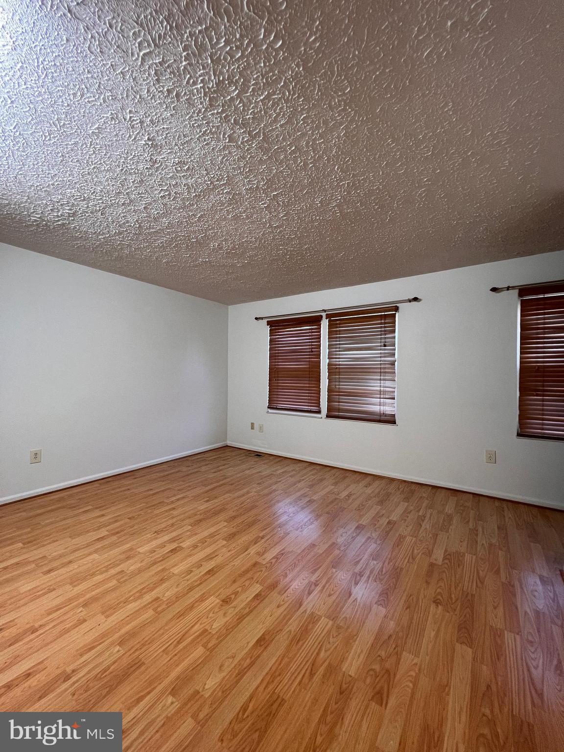 GUNNERS LAKE VILLAGE - Residential Lease