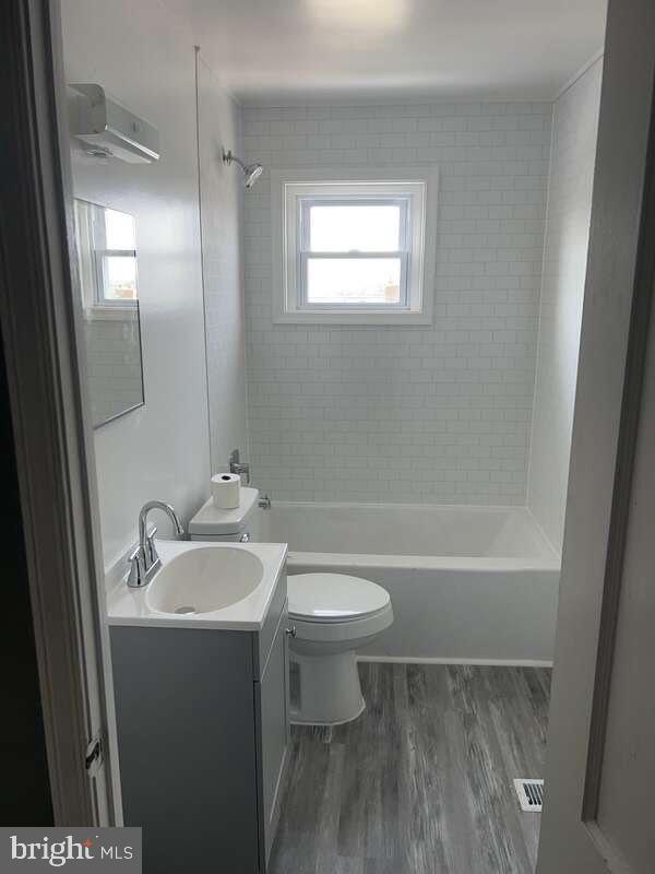 EASTWOOD - Residential Lease