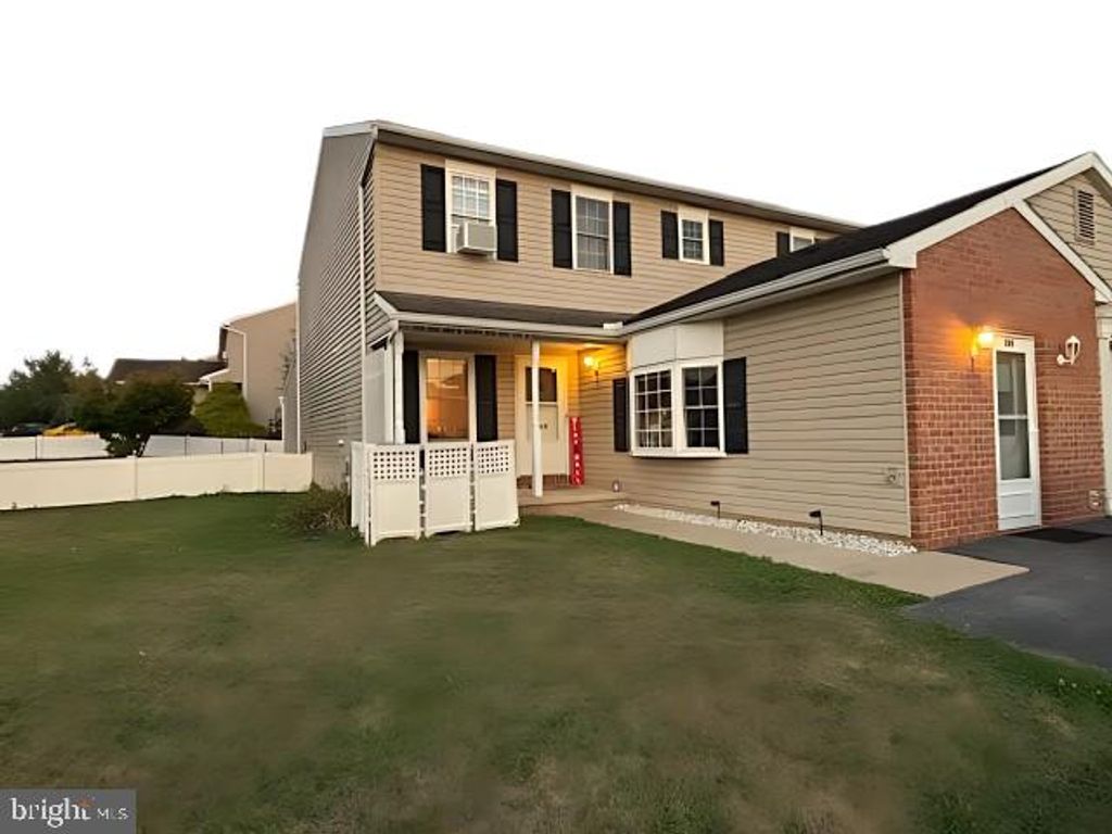 Photo of 204 Lighthouse Dr, JONESTOWN, PA 17038 (MLS # PALN2022852)