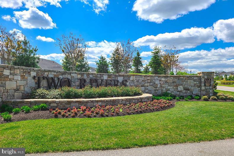 TWO RIVERS - Residential