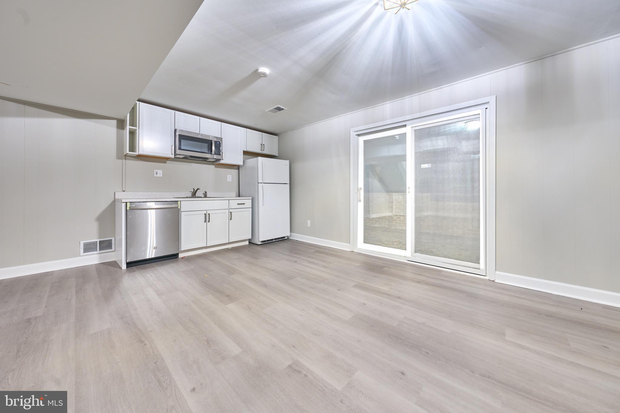 MANTUA HILLS - Residential Lease