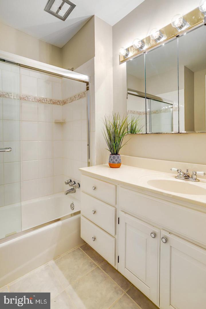 MANTUA HILLS - Residential Lease