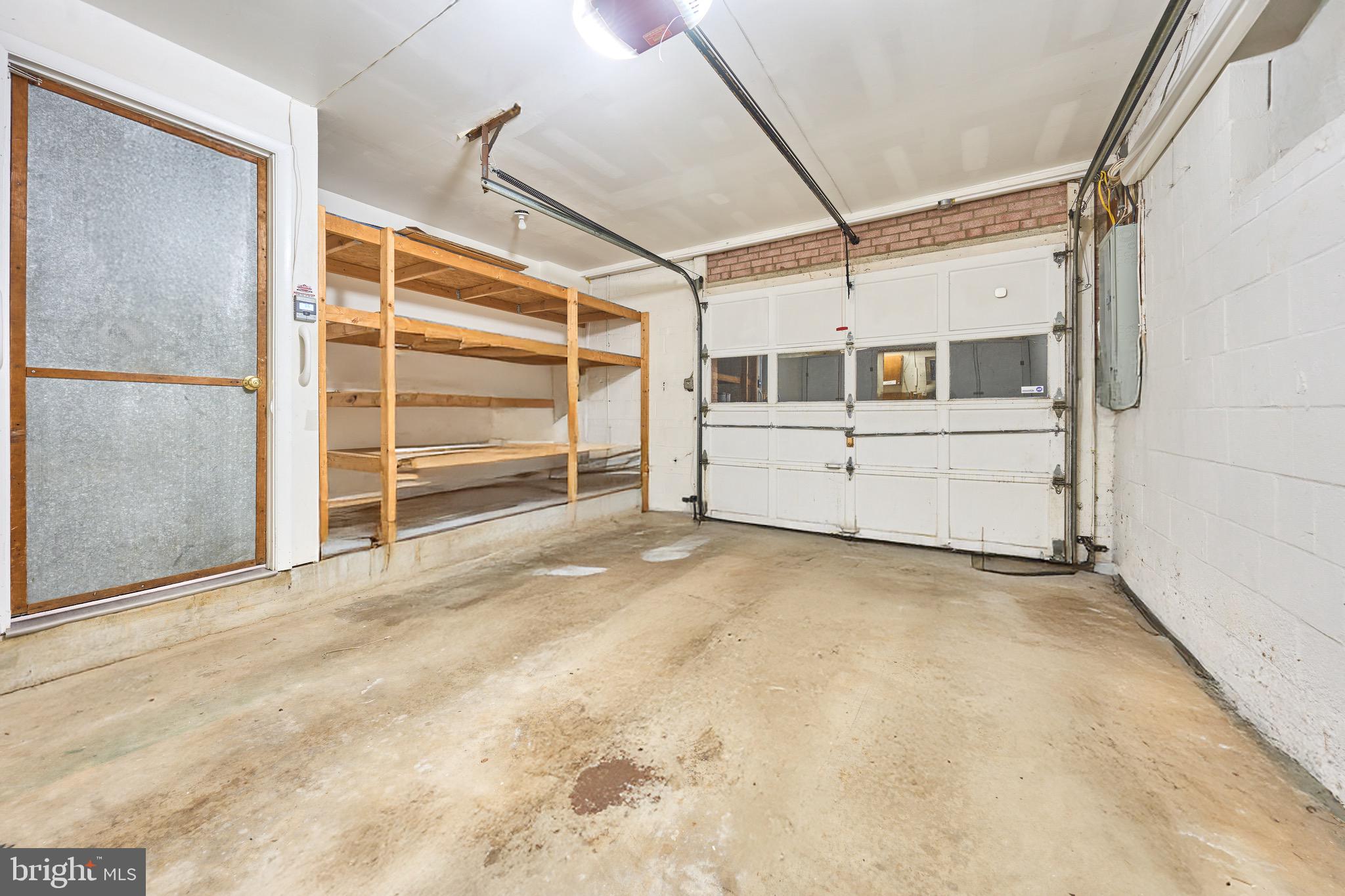 MANTUA HILLS - Residential Lease