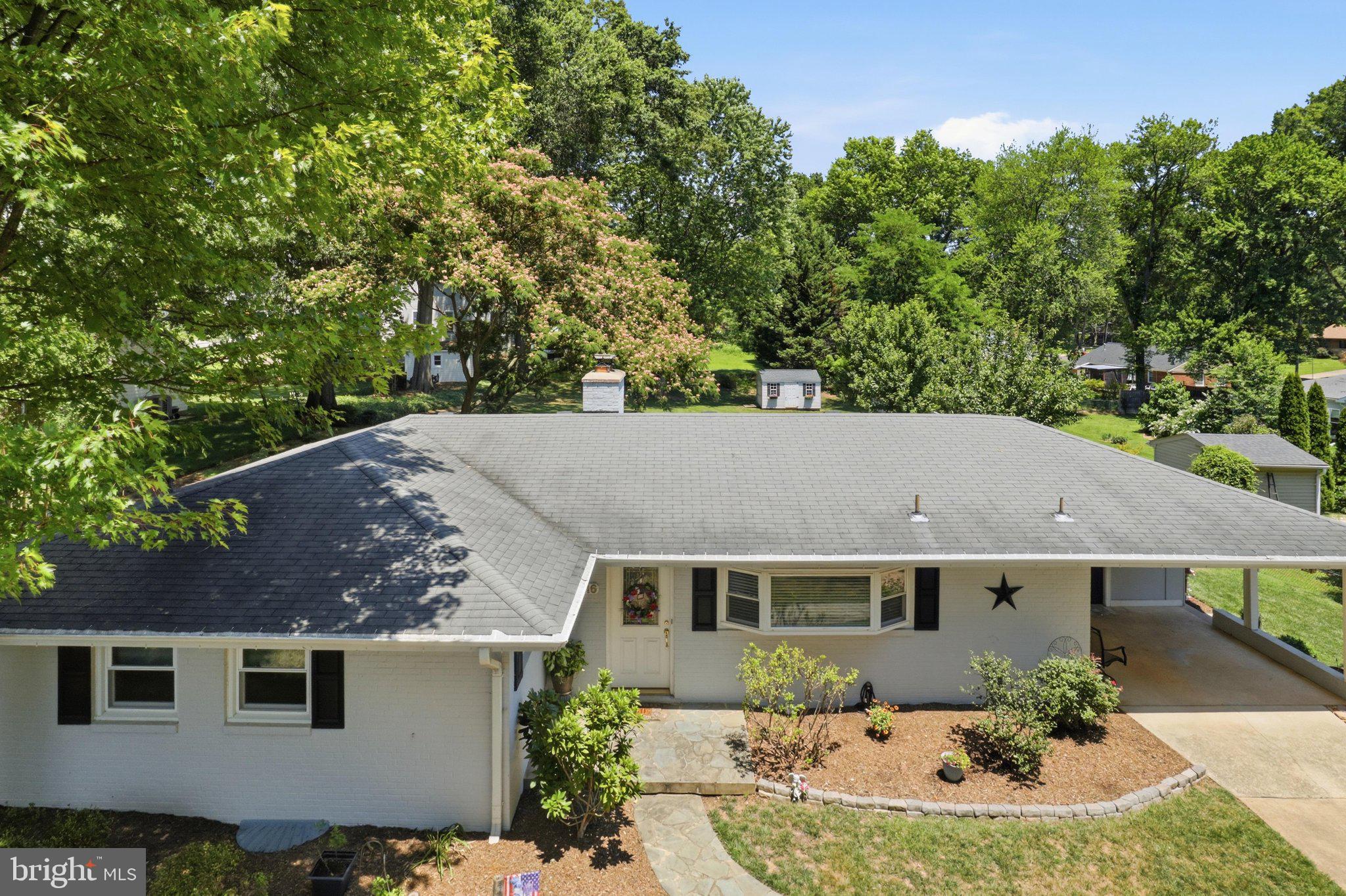 4216 JACKSON PLACE