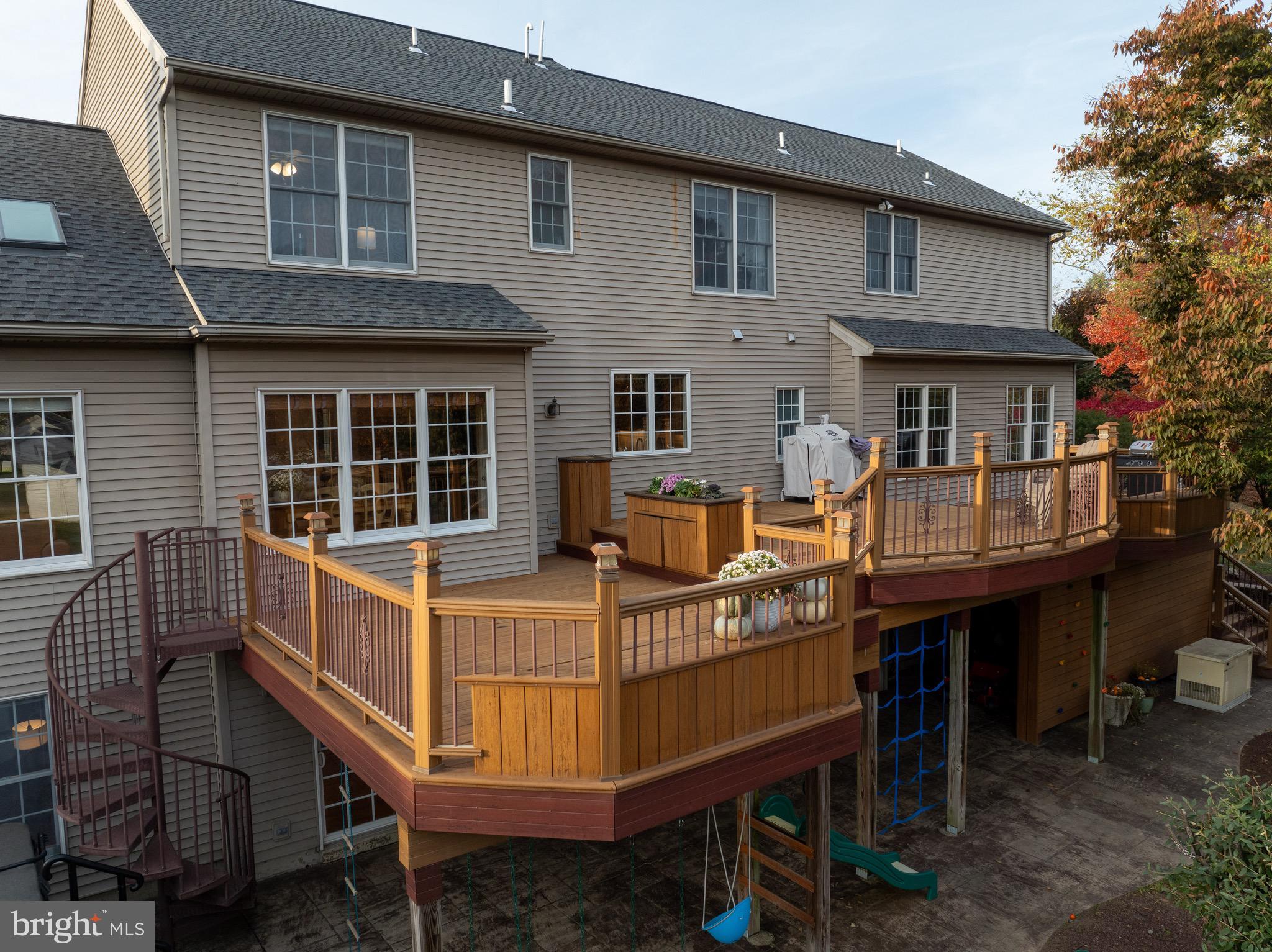 POINTE WEST - Residential