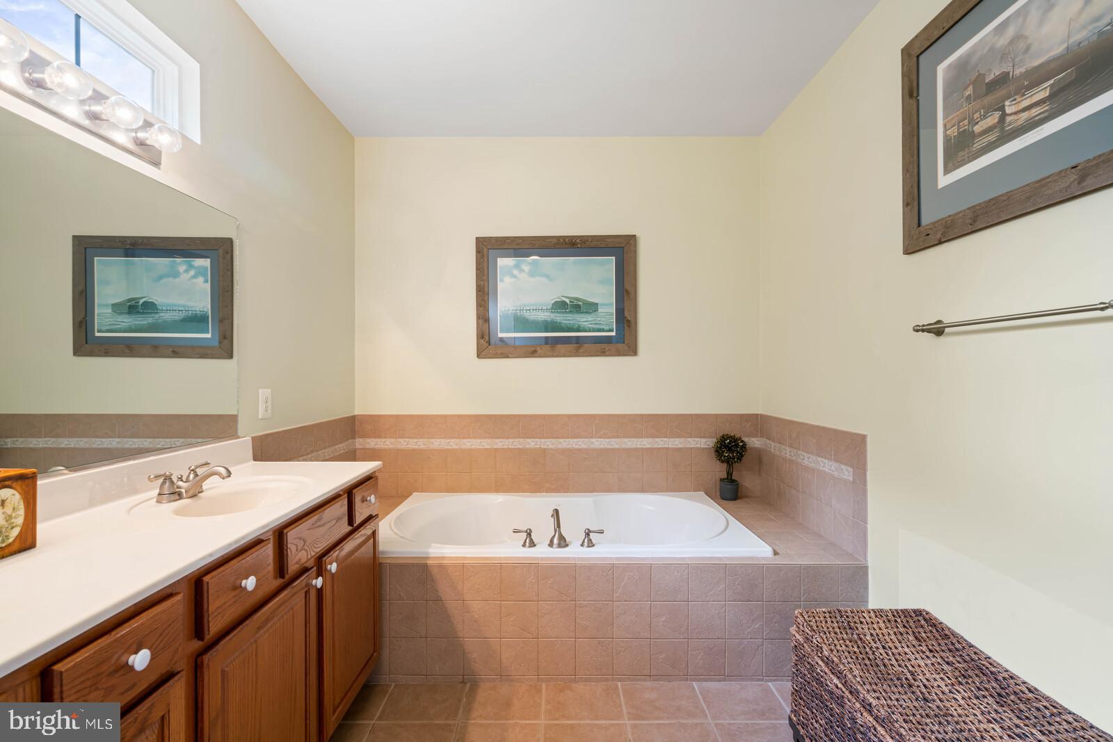 VINT HILL - Residential