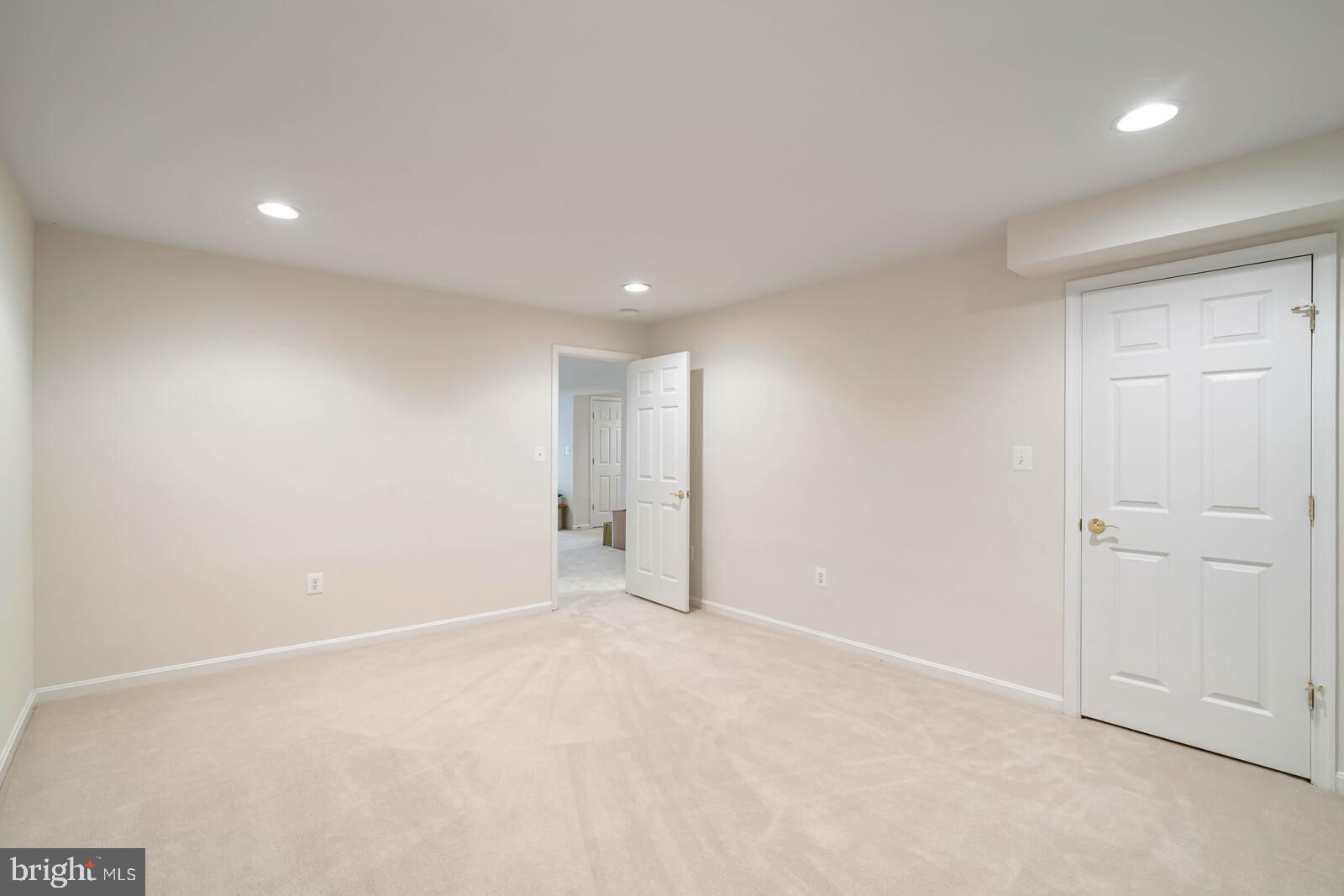 VINT HILL - Residential