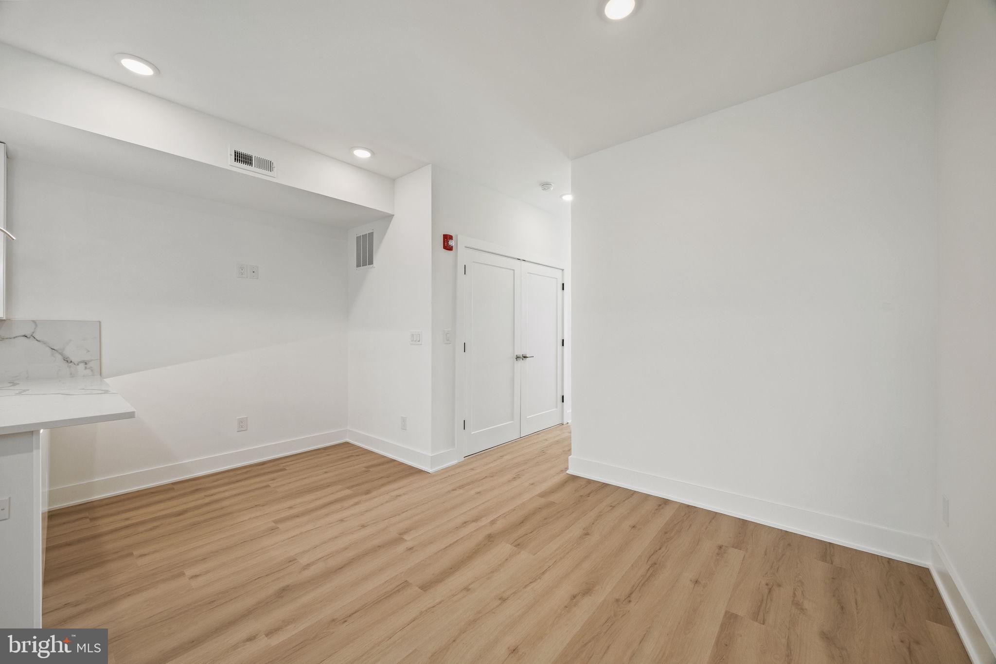 NORRIS SQUARE - Residential Lease