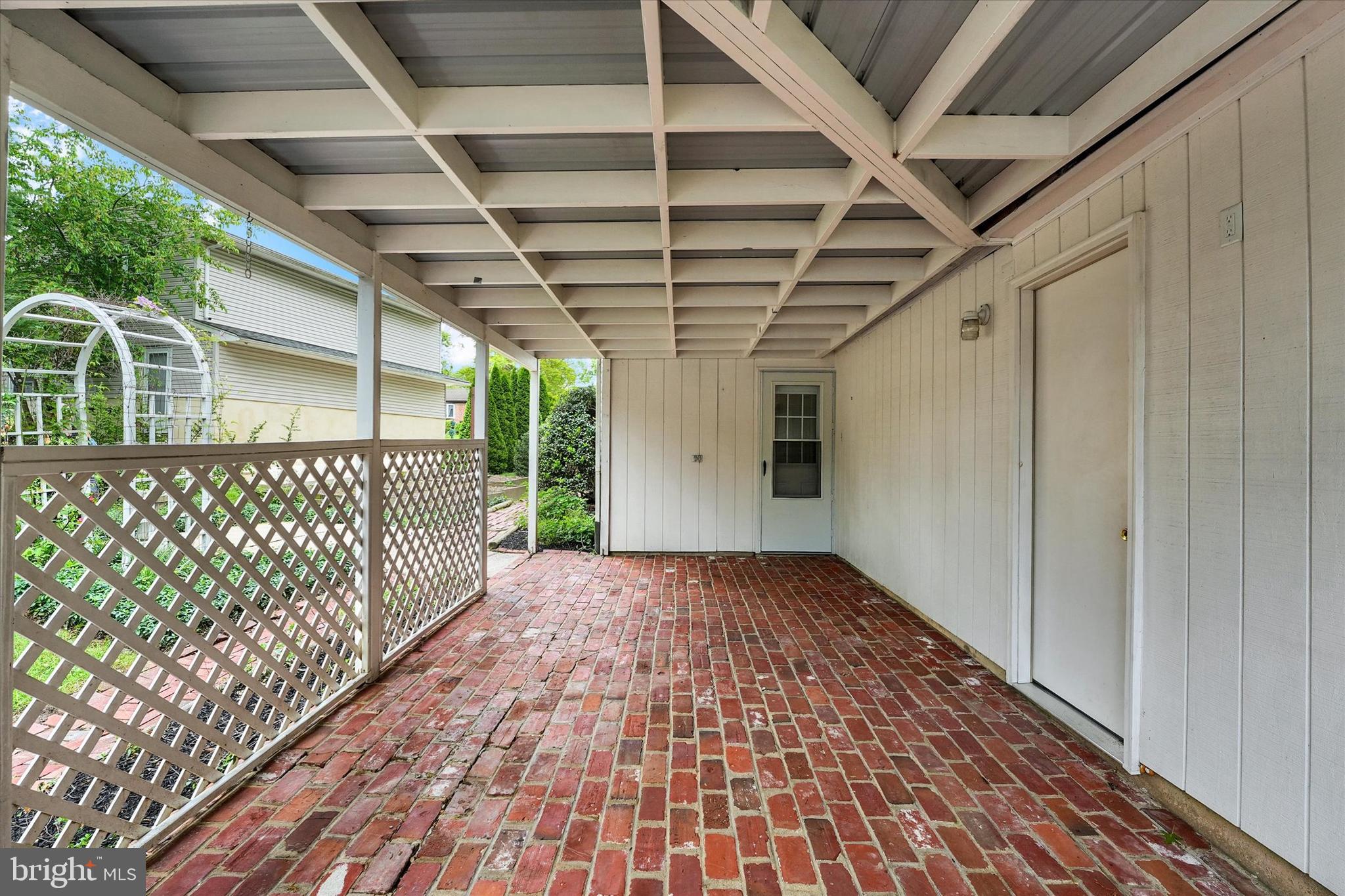 WHITEHALL - Residential