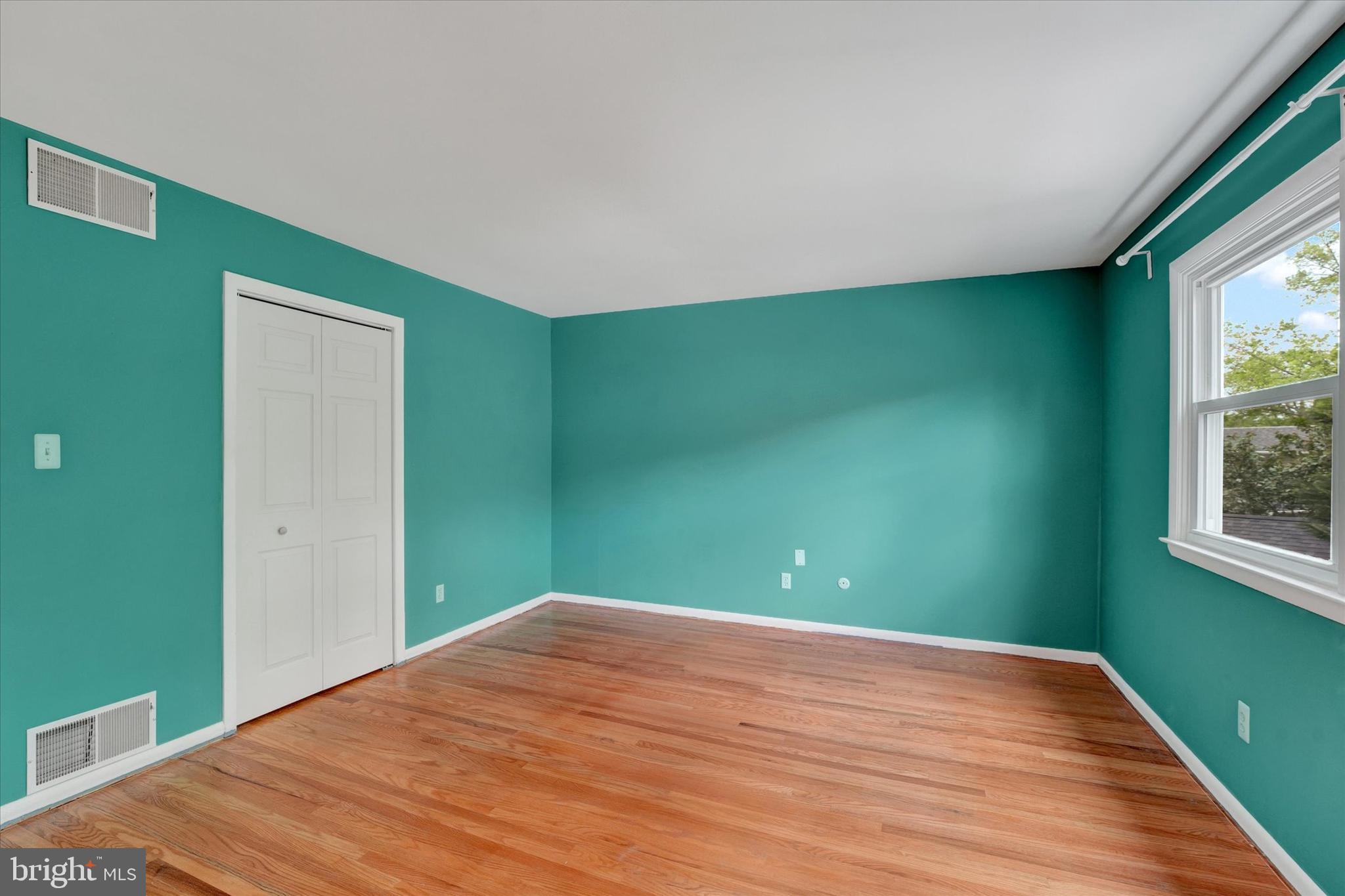 WHITEHALL - Residential