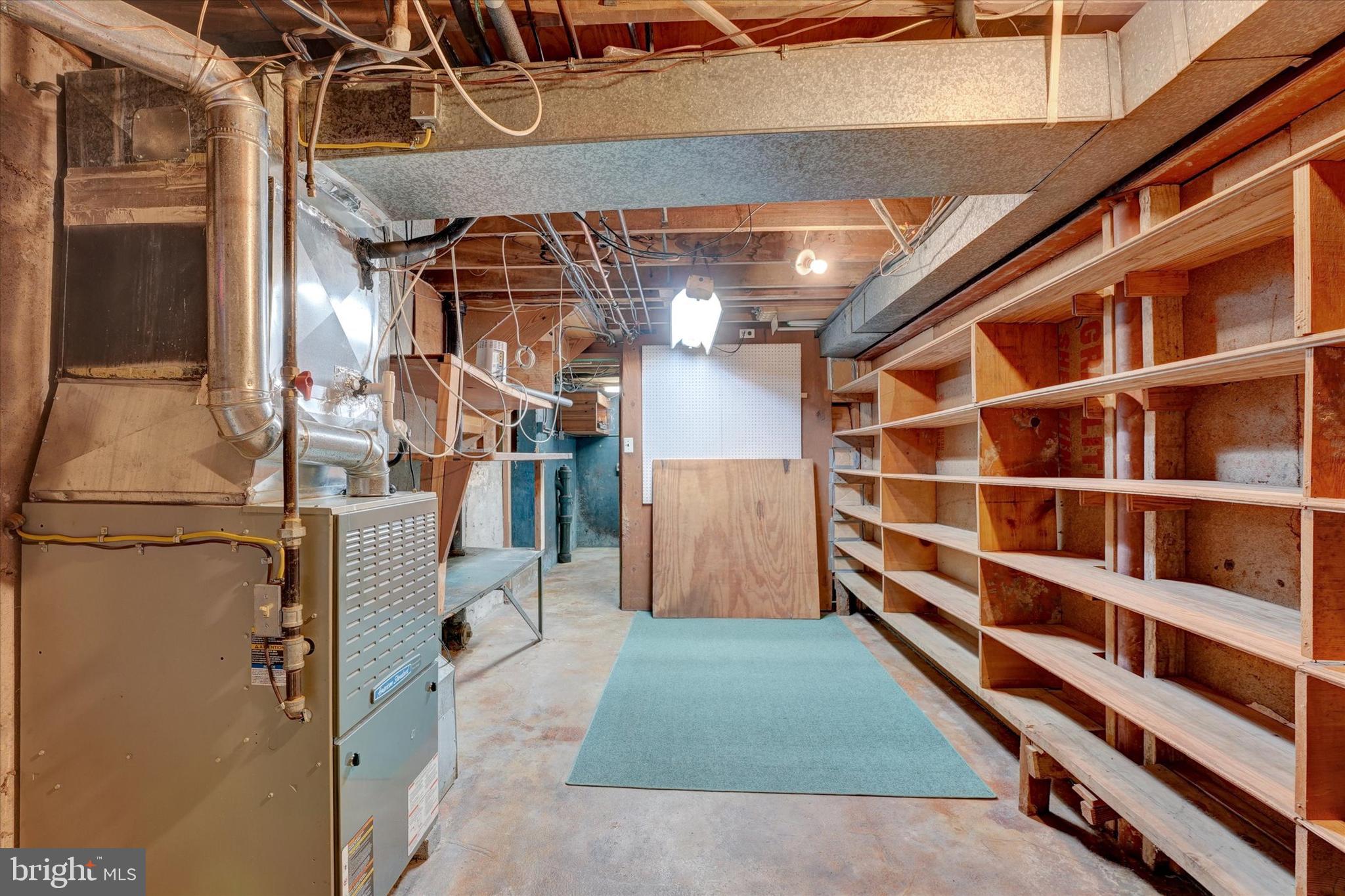 WHITEHALL - Residential