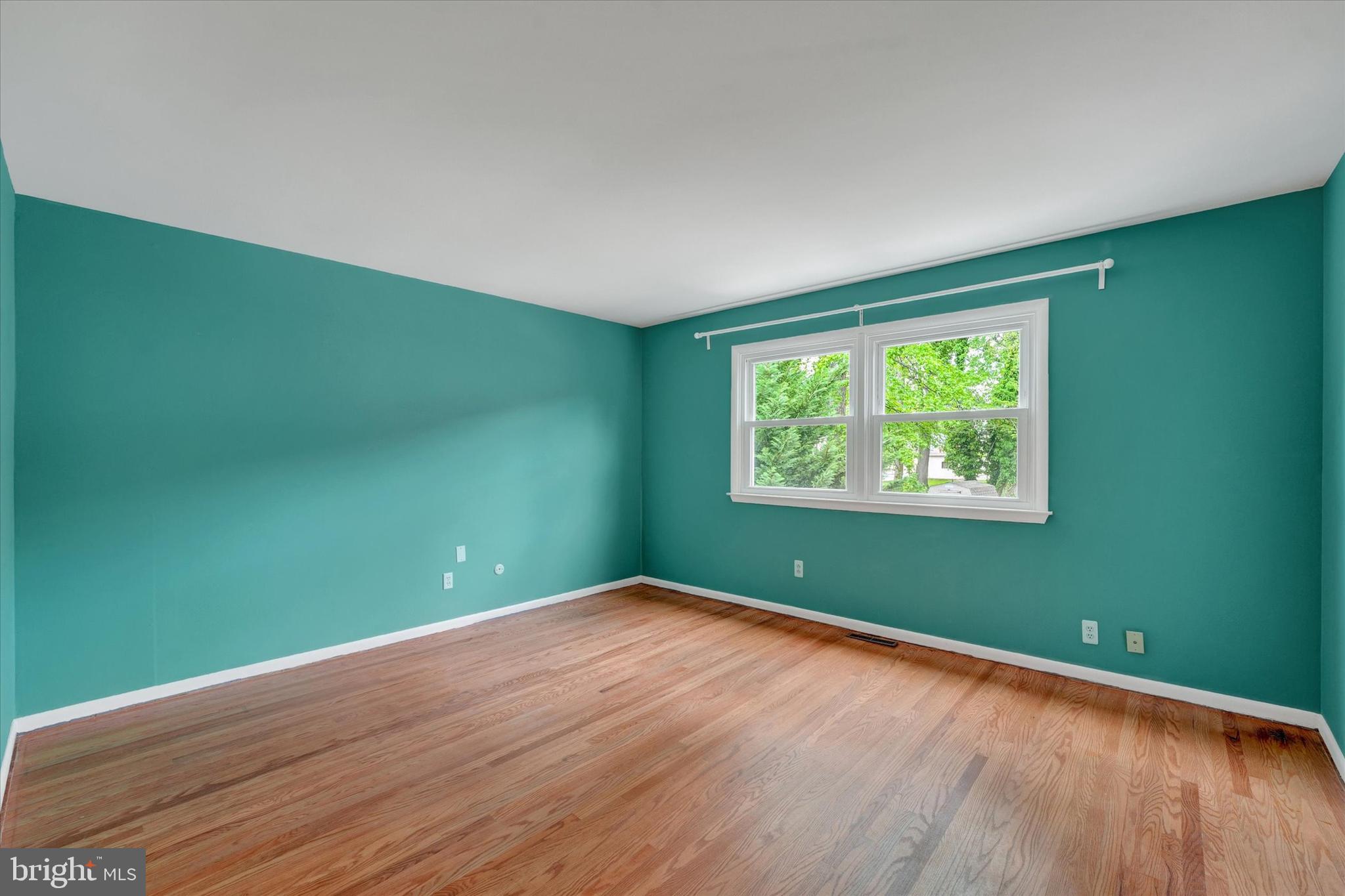 WHITEHALL - Residential