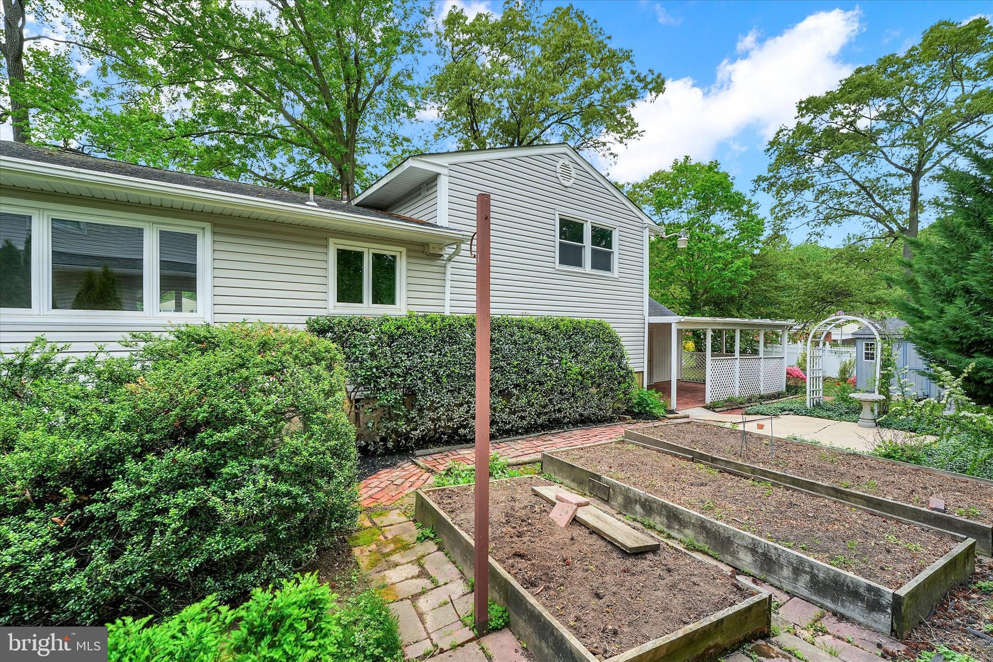 WHITEHALL - Residential