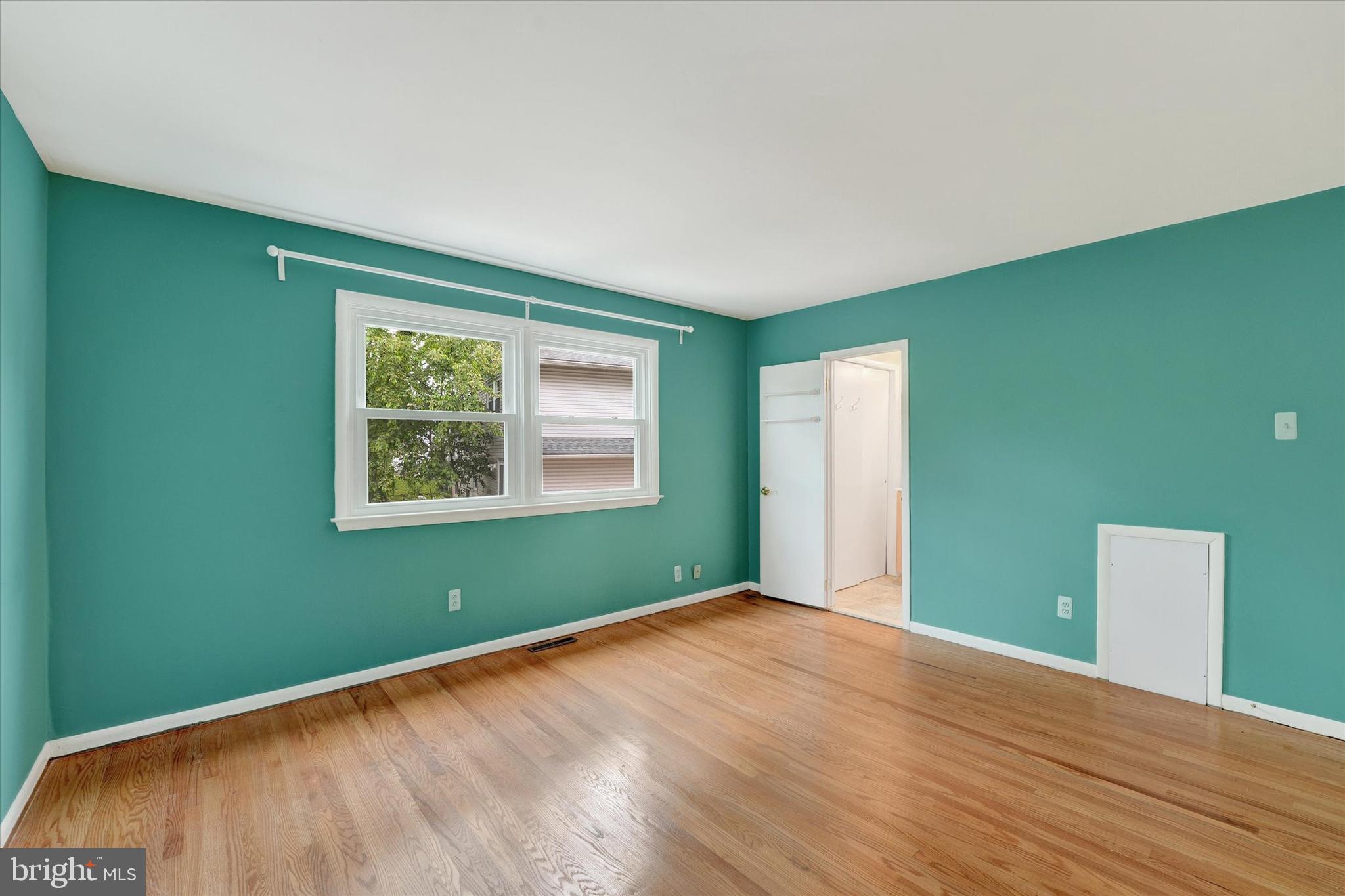 WHITEHALL - Residential