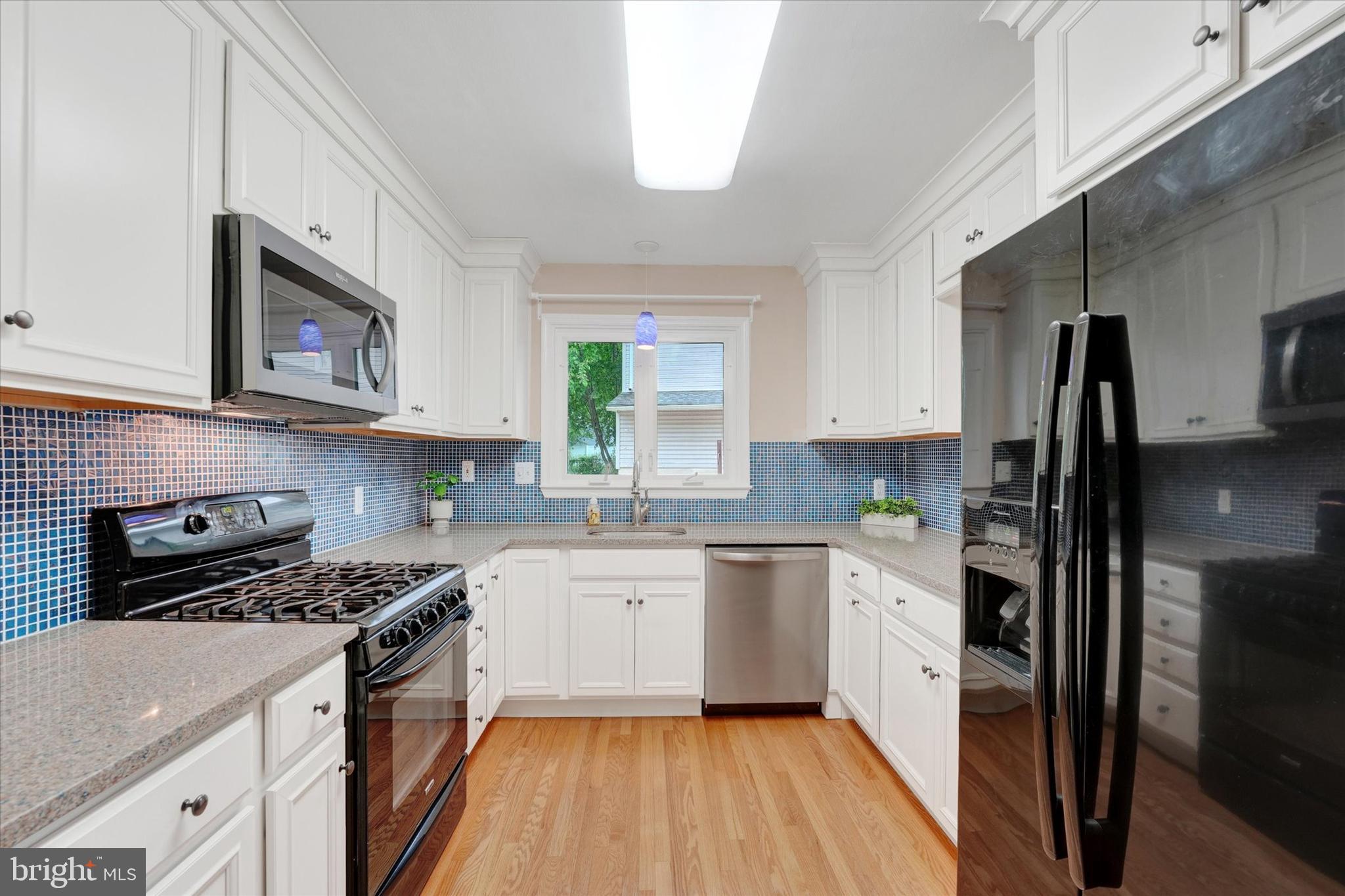 WHITEHALL - Residential