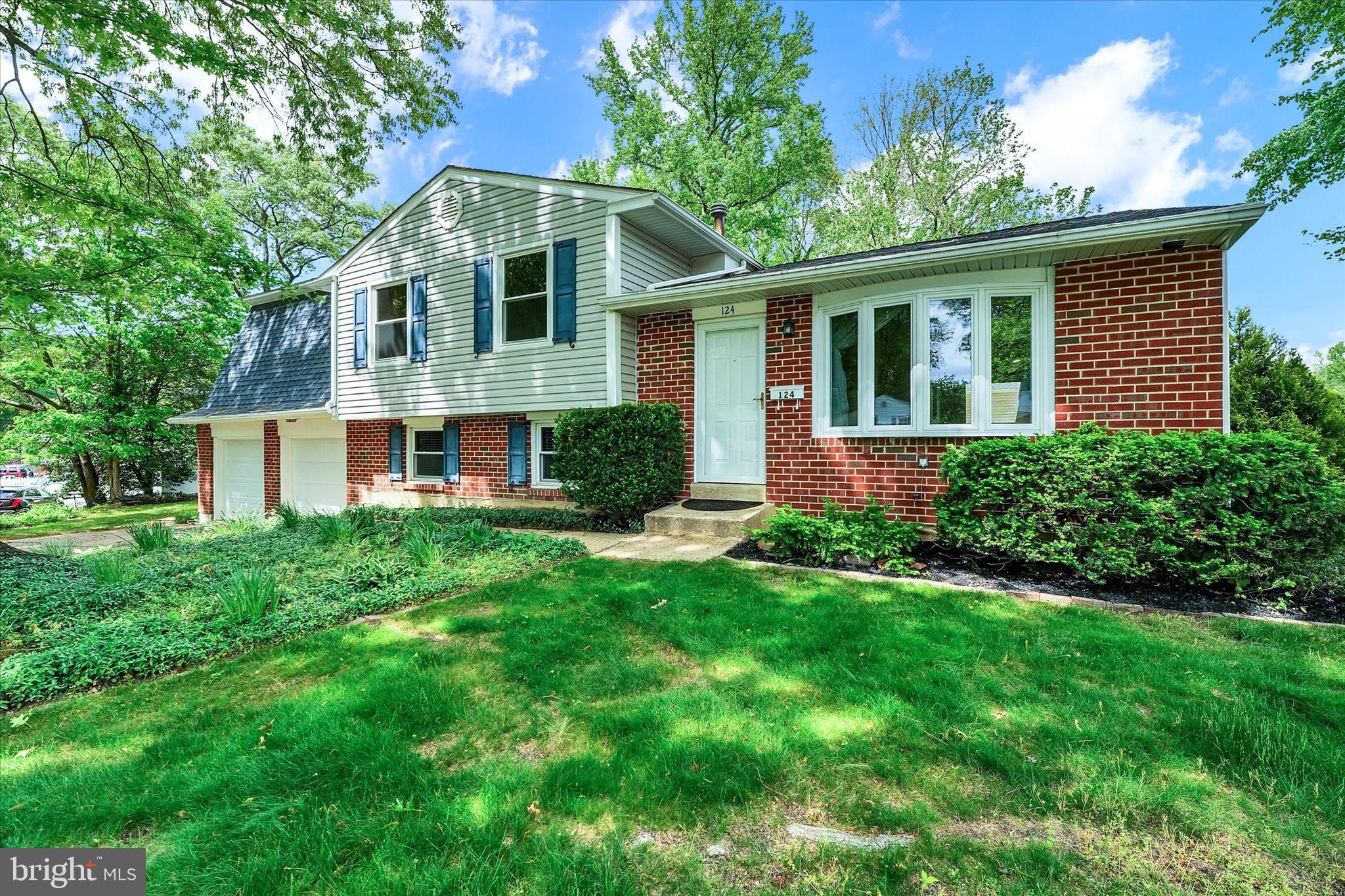 WHITEHALL - Residential