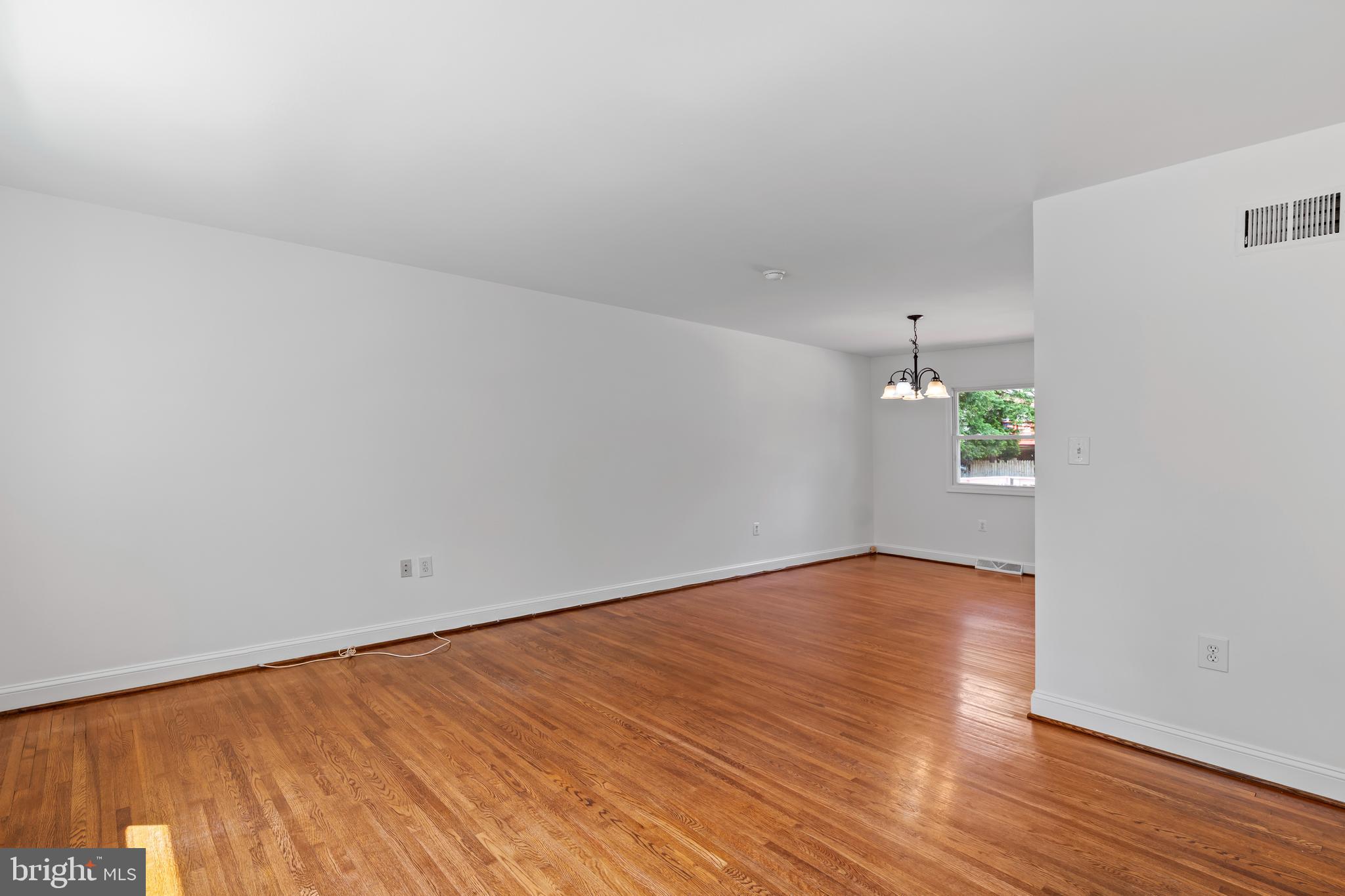 10422 FLORAL DRIVE