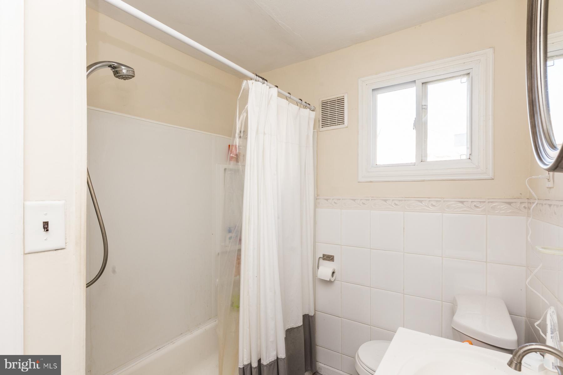 EAST KENSINGTON - Residential Lease