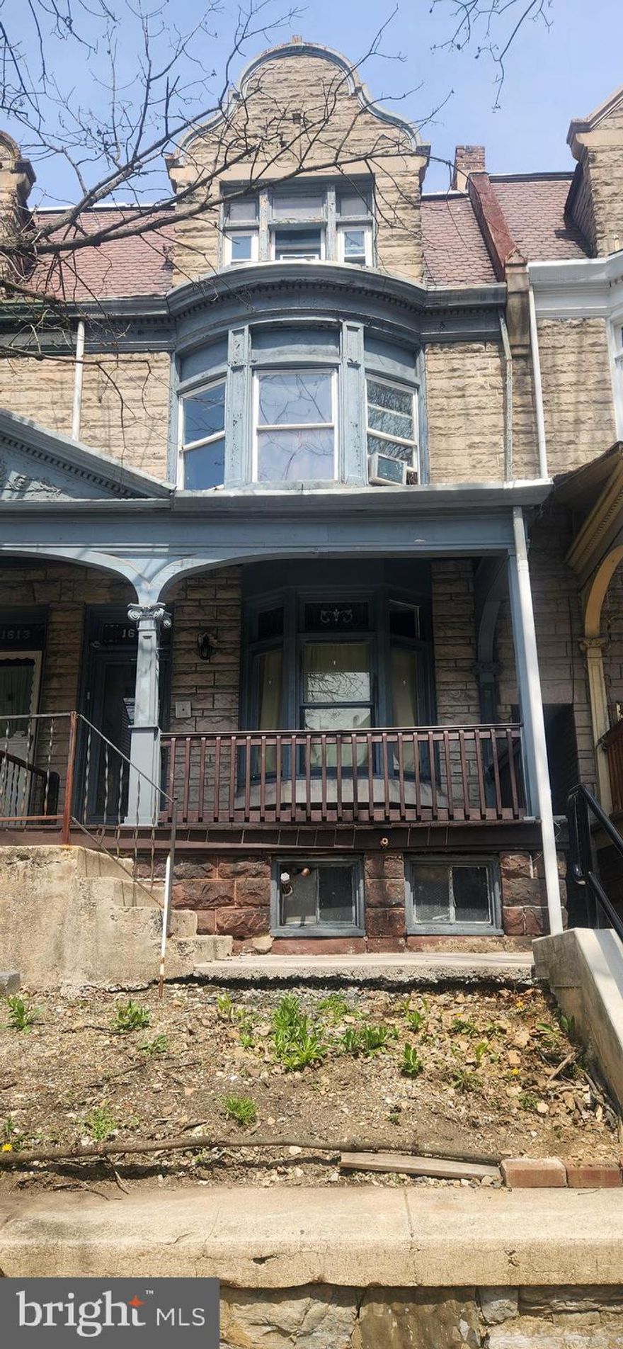 Fully Occupied 3 Unit. First floor is section 8- 2 bedroom, rent is $1,100. Second floor is section 8- 2 bedroom, rent is $1,000. Third floor is
1 bedroom, rent is $750. The total annual rental income is $34,200. Owner pays water sewer and trash and owners electric. The building
has been well maintained. Tenants pay electric and would like to stay. Don't miss out on this money maker!!