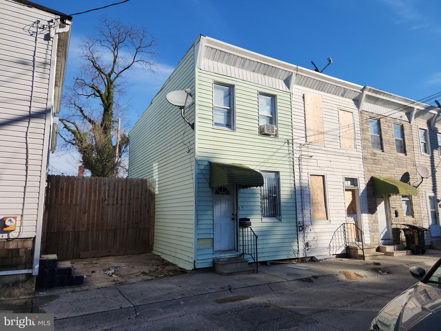 ONLINE AUCTION: Bidding begins 2/8 @ 10:00 AM. Bidding ends 2/12 @ 11:30 AM. List Price is Suggested Opening Bid. 2 Story End Unit Townhouse located in the Brooklyn area of Baltimore City. Residents can enjoy the nearby attractions such as Bay Brook Park, Cherry Hill Park, Medstar Harbor Hospital, & Ritchie Hwy Shopping Center. Easy Access to Major Traffic Artery Route 895.  Deposit: $7,500.