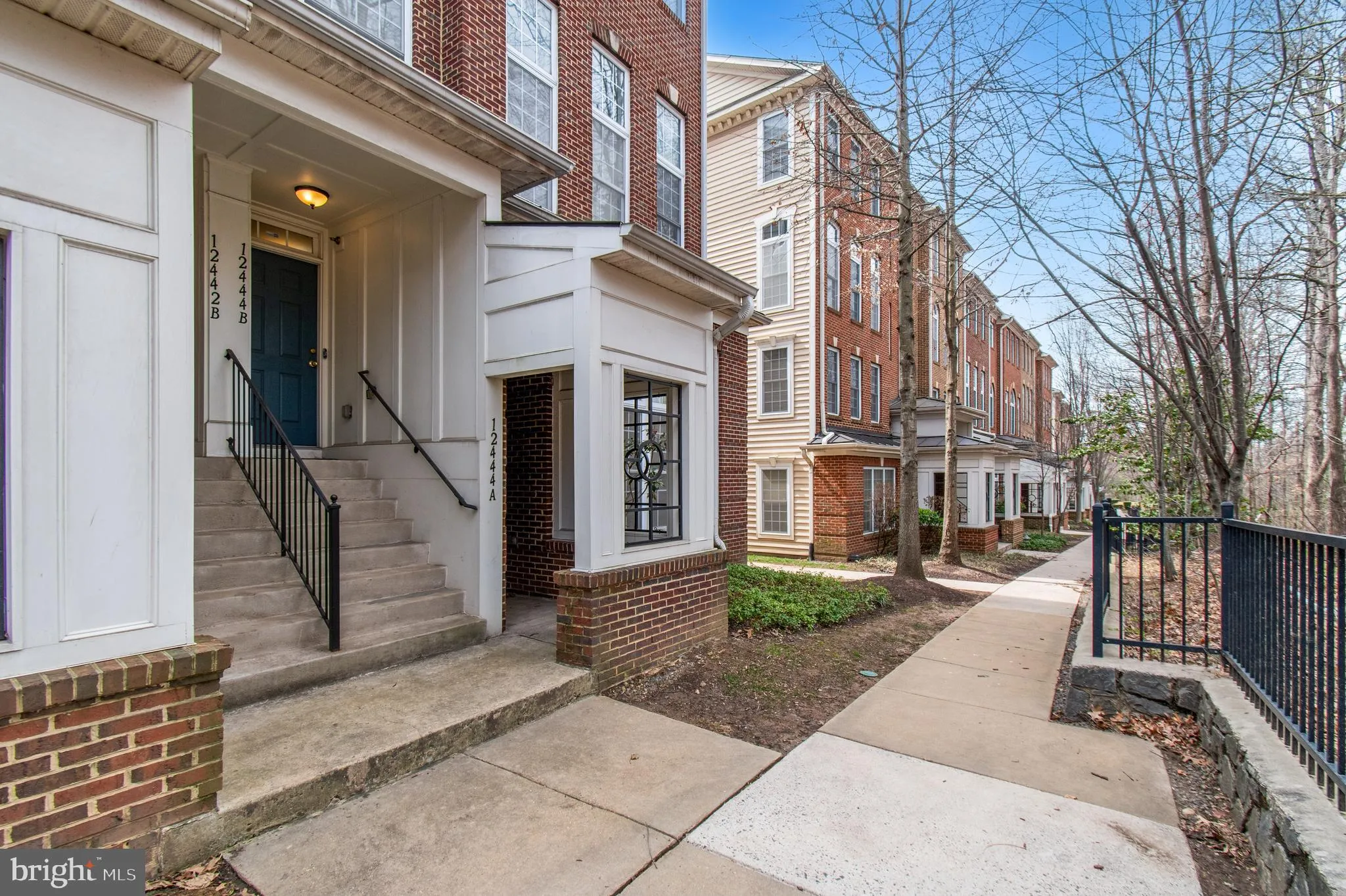 Fairfax, Virginia 22033, United States, 3 Bedrooms Bedrooms, ,3 BathroomsBathrooms,Residential,Pending,87737