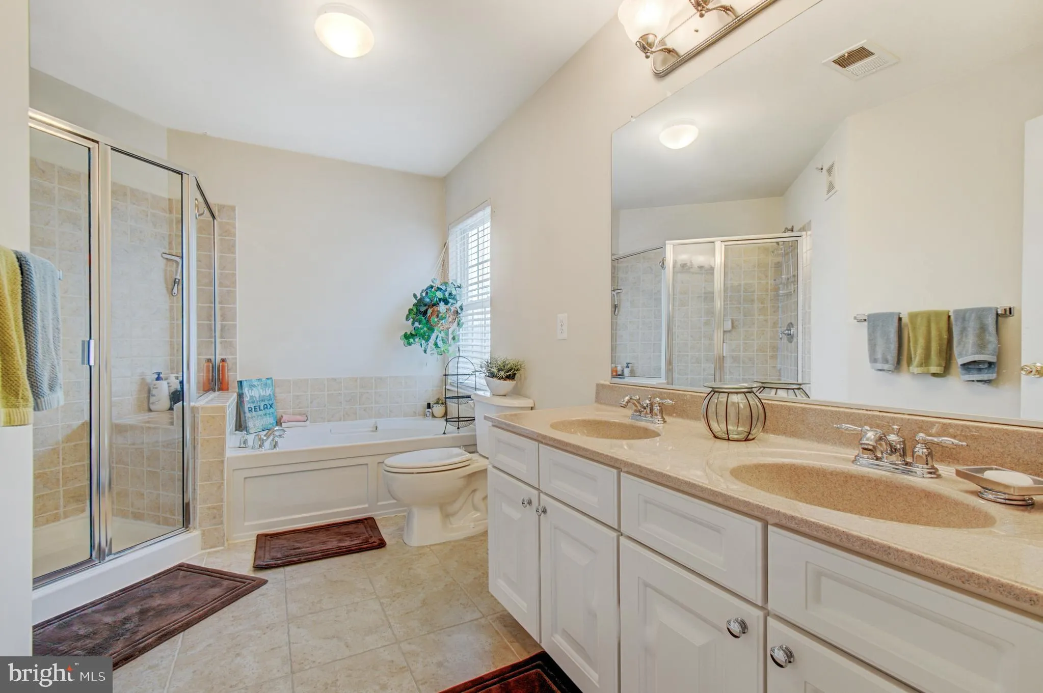 Fairfax, Virginia 22033, United States, 3 Bedrooms Bedrooms, ,3 BathroomsBathrooms,Residential,Pending,87737