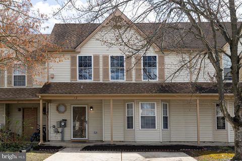 Townhouse For Sale - 12 Summit Court<br/> CLEMENTON, NJ 08021