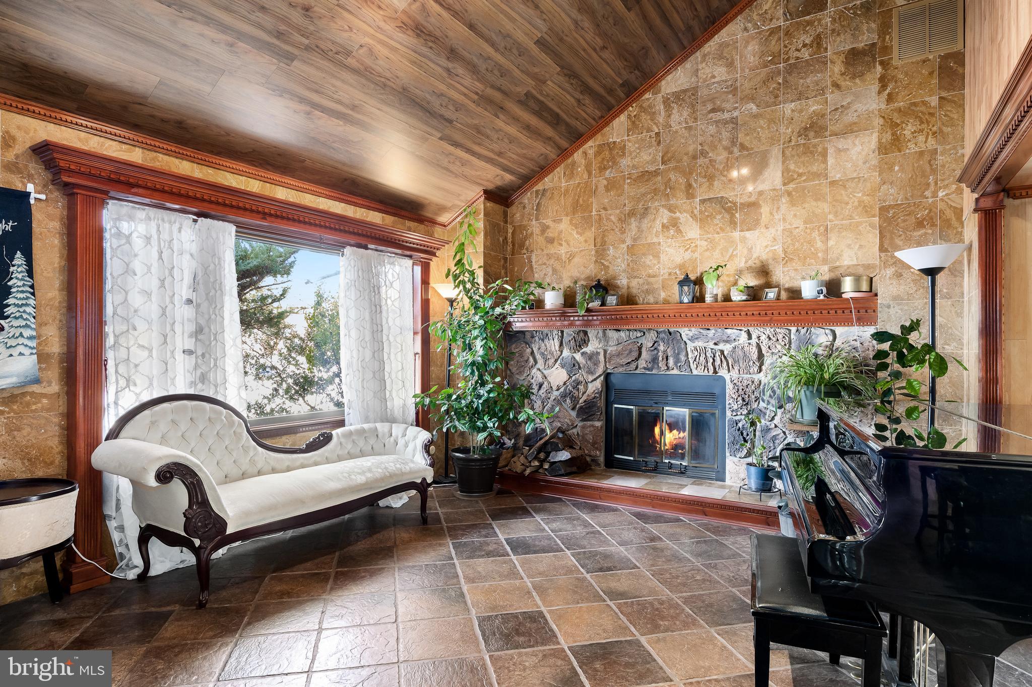 3 JOHN HANCOCK AVENUE