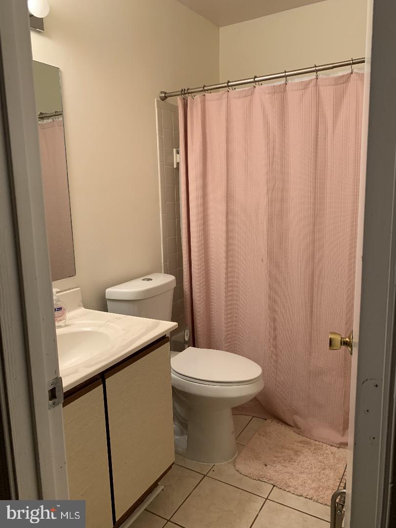 ROLLING RIDGE - Residential Lease