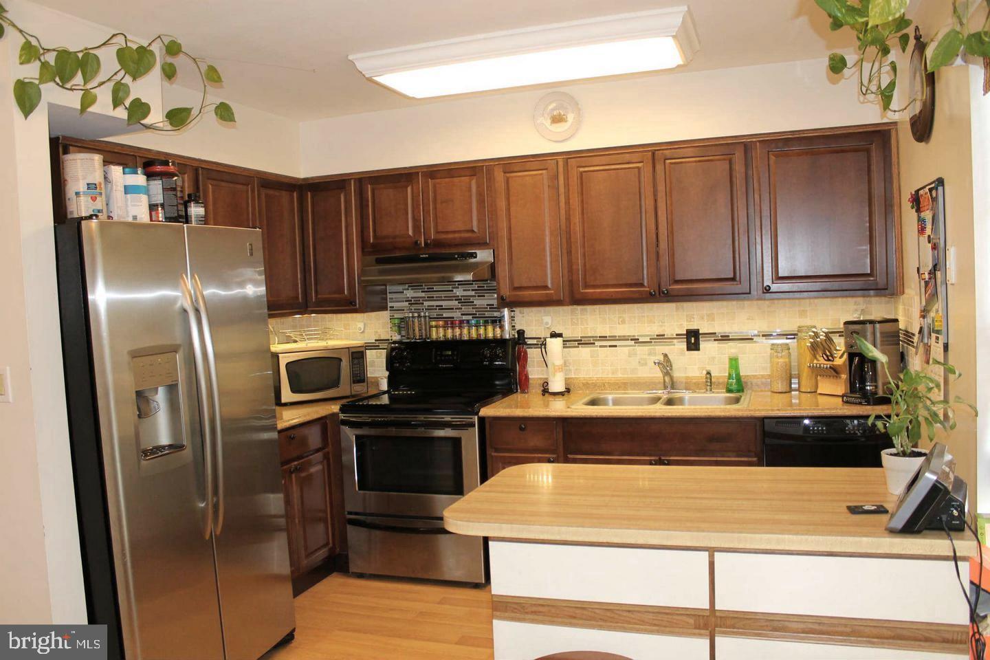 ROLLING RIDGE - Residential Lease