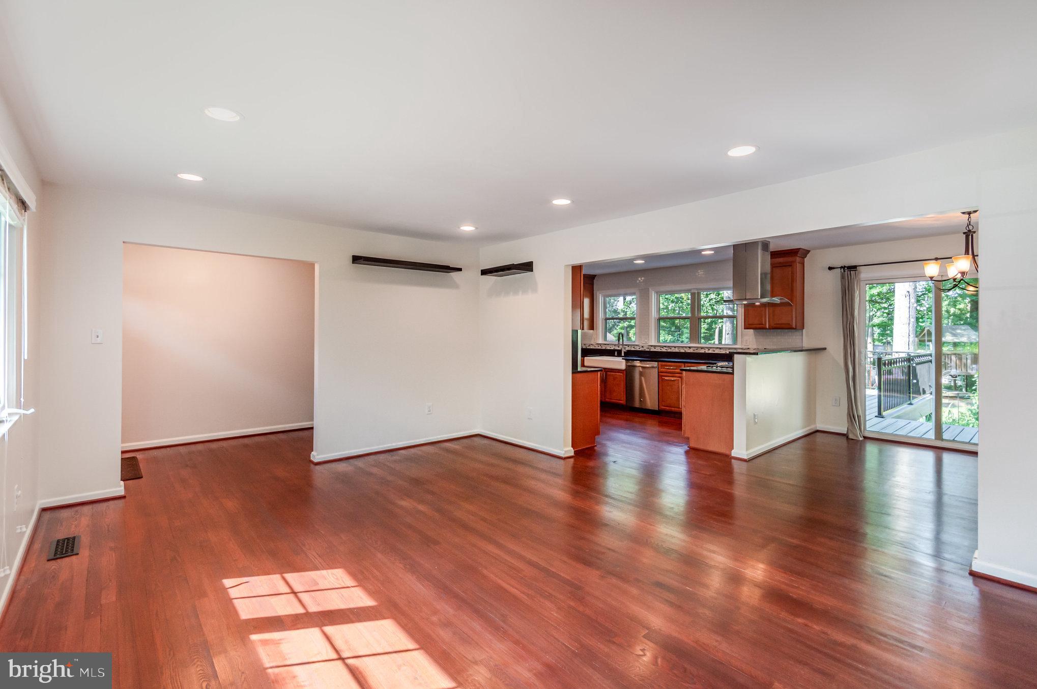 519 WOODLAND COURT NW