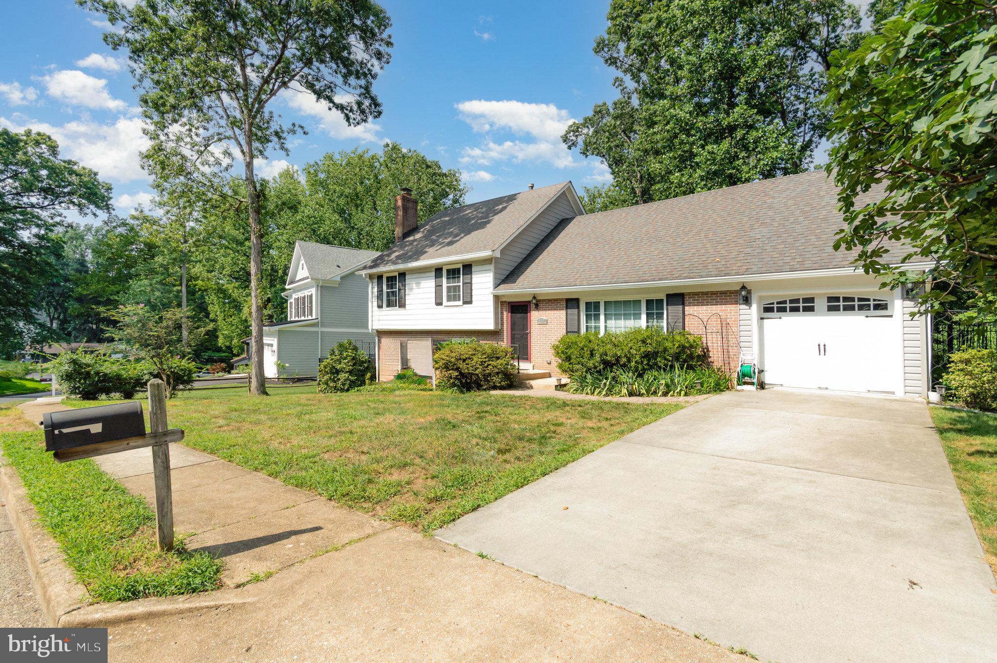 519 WOODLAND COURT NW