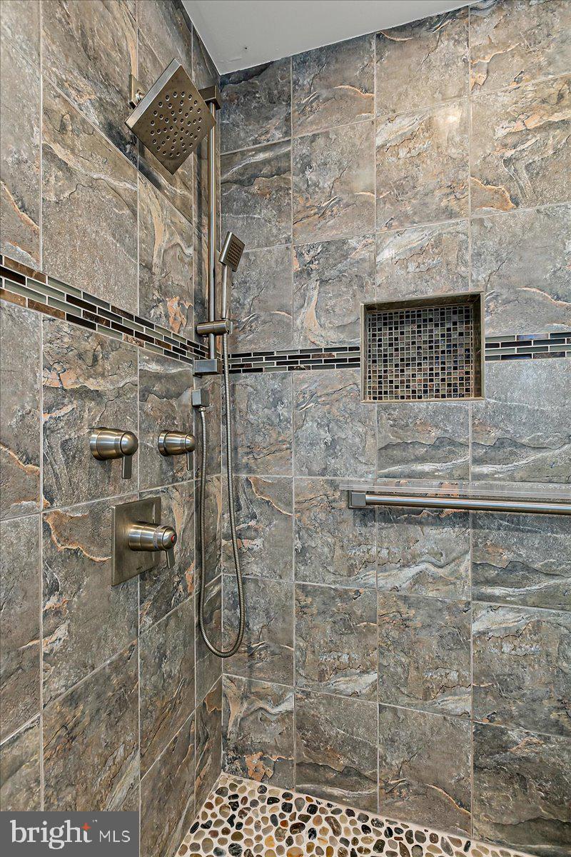 MIDDLE VALLEY - Residential