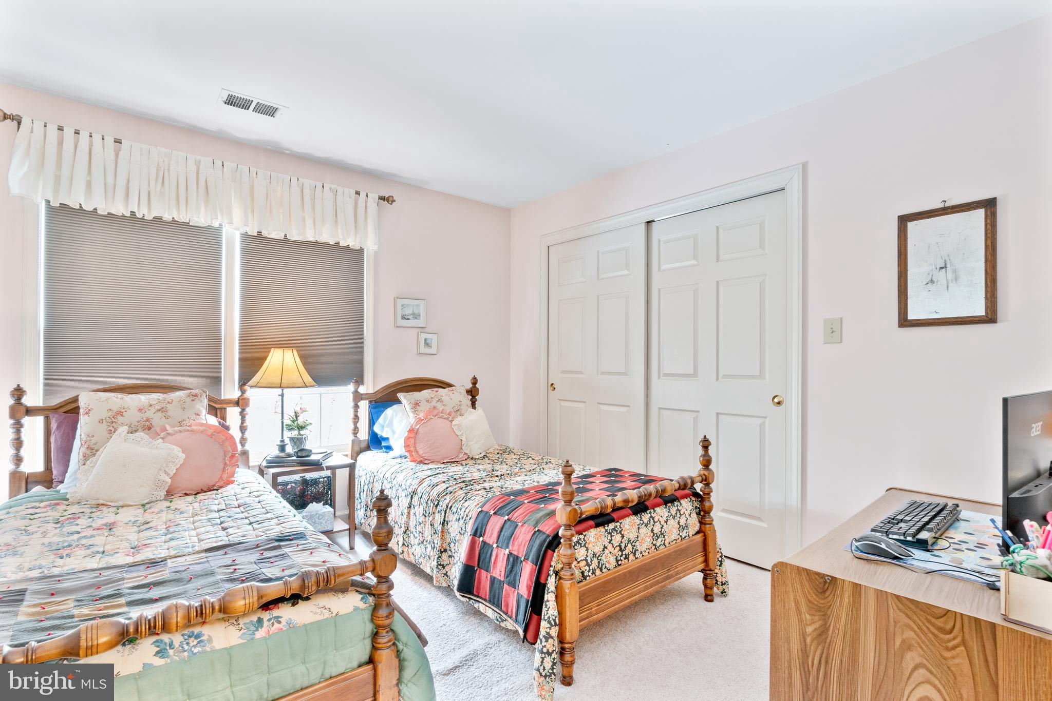 FOXLAIR ACRES - Residential