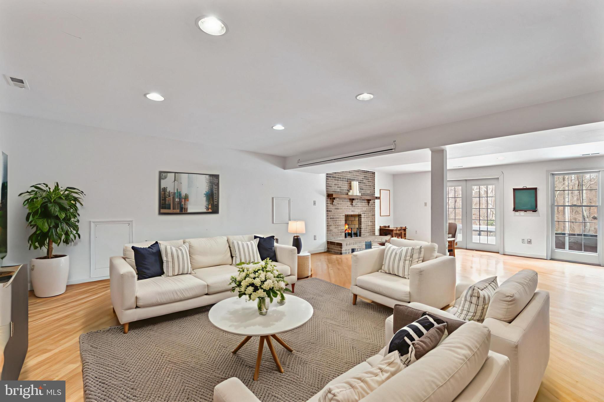 FOXLAIR ACRES - Residential