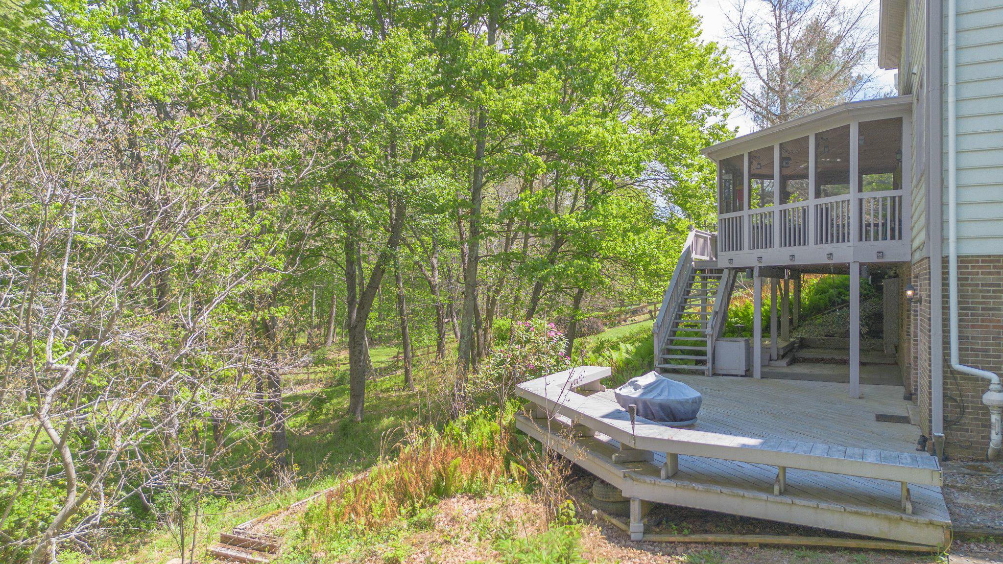 FOXLAIR ACRES - Residential