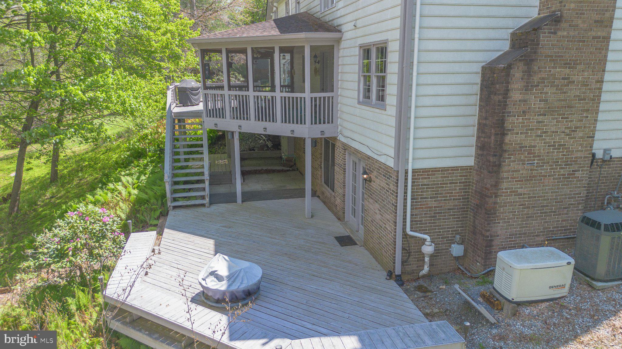 FOXLAIR ACRES - Residential