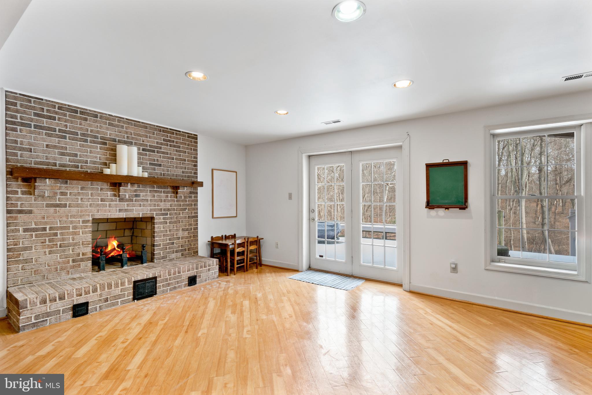 FOXLAIR ACRES - Residential