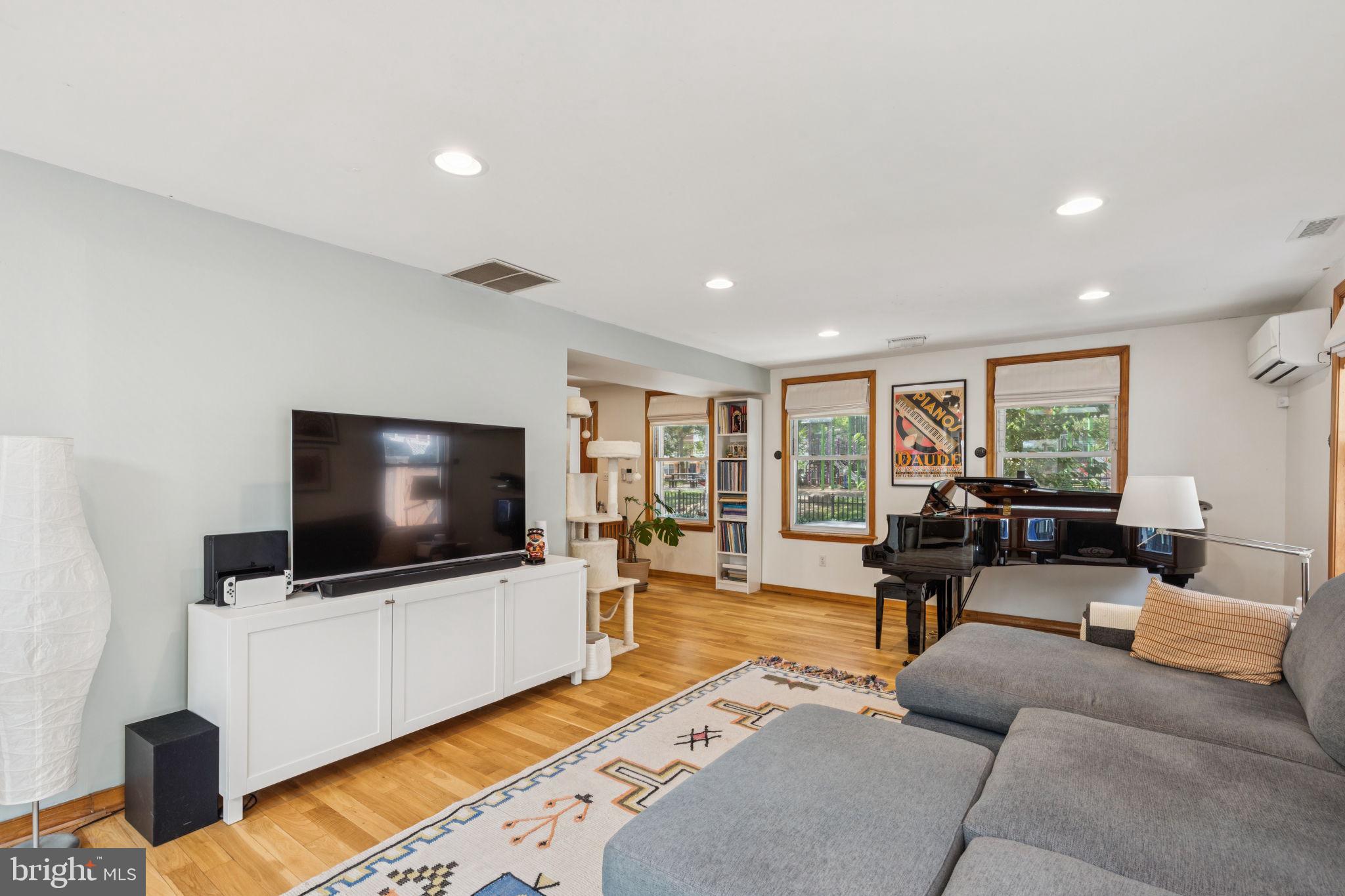 EAST PASSYUNK CROSSING - Residential