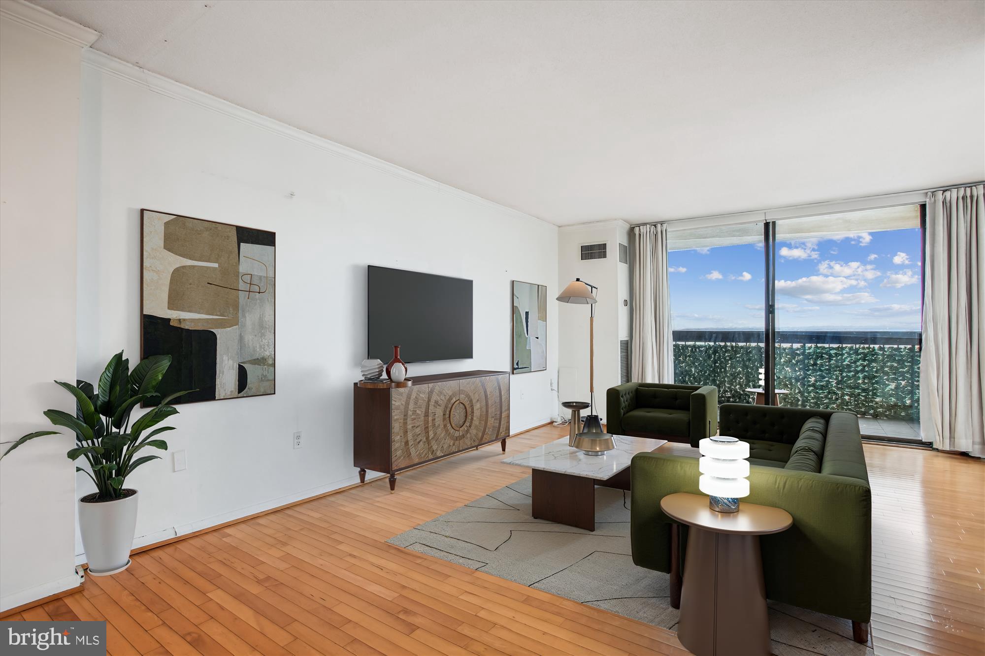 400 MADISON STREET 1704