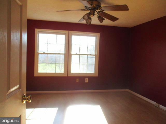 LAUREL WOODS - Residential