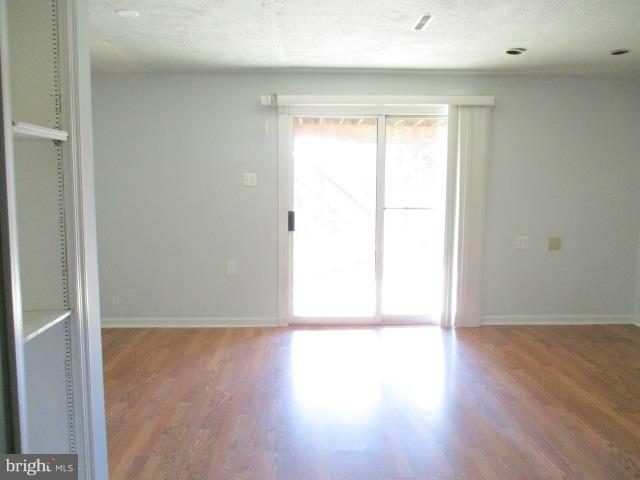 LAUREL WOODS - Residential