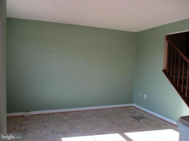 LAUREL WOODS - Residential