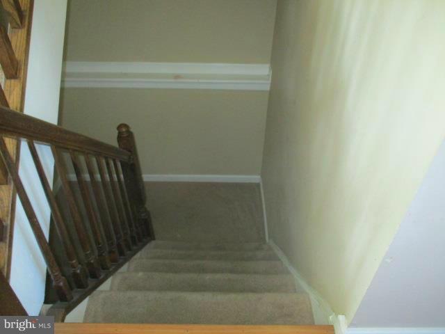 LAUREL WOODS - Residential