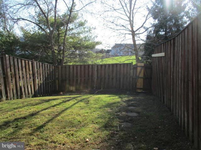 LAUREL WOODS - Residential