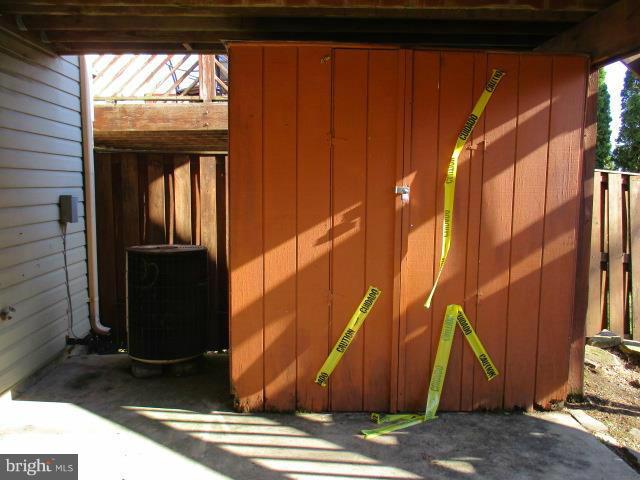 LAUREL WOODS - Residential